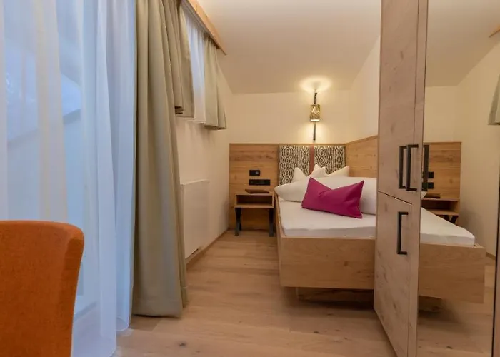 加尔尼格洛肯斯图尔酒店 酒店